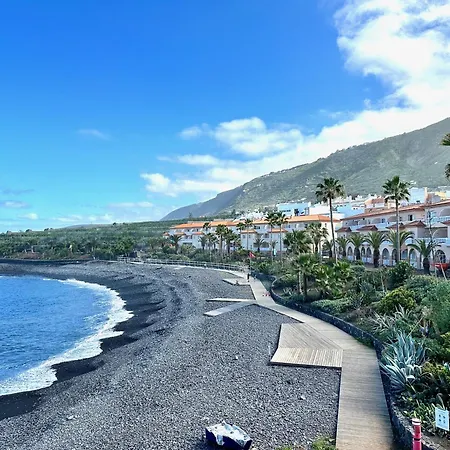 Casa Estrada Coastal Haven * Caleta de Interián