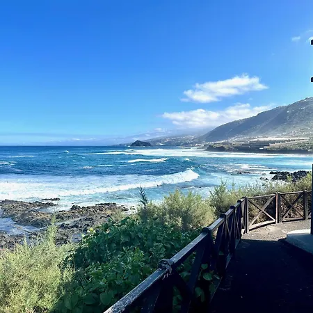 Casa Estrada Coastal Haven 펜션 Caleta de Interián