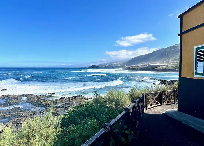 Casa Estrada Coastal Haven 펜션 Caleta de Interián