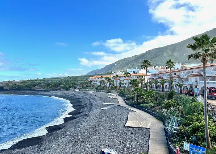 Casa Estrada Coastal Haven * Caleta de Interián